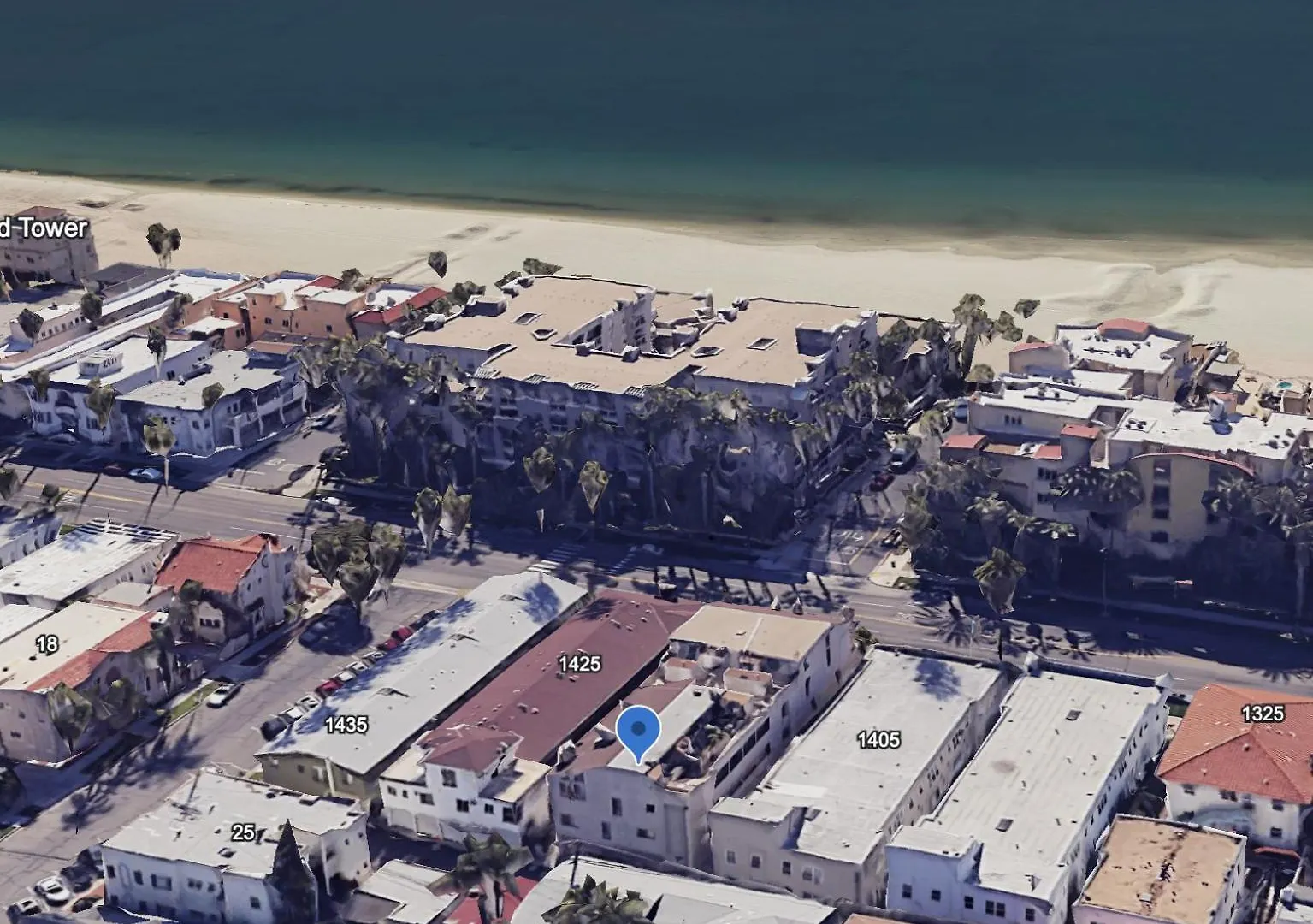 Bohemian Beach Pad With 5 Beds, Patio & Non-Pickup-Truck Parking Long Beach