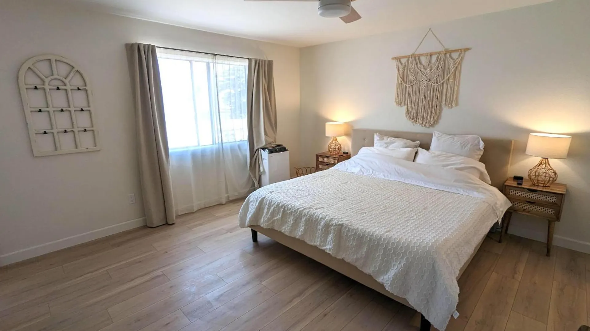 Daire Bohemian Beach Pad With 5 Beds, Patio & Non-Pickup-Truck Parking Long Beach