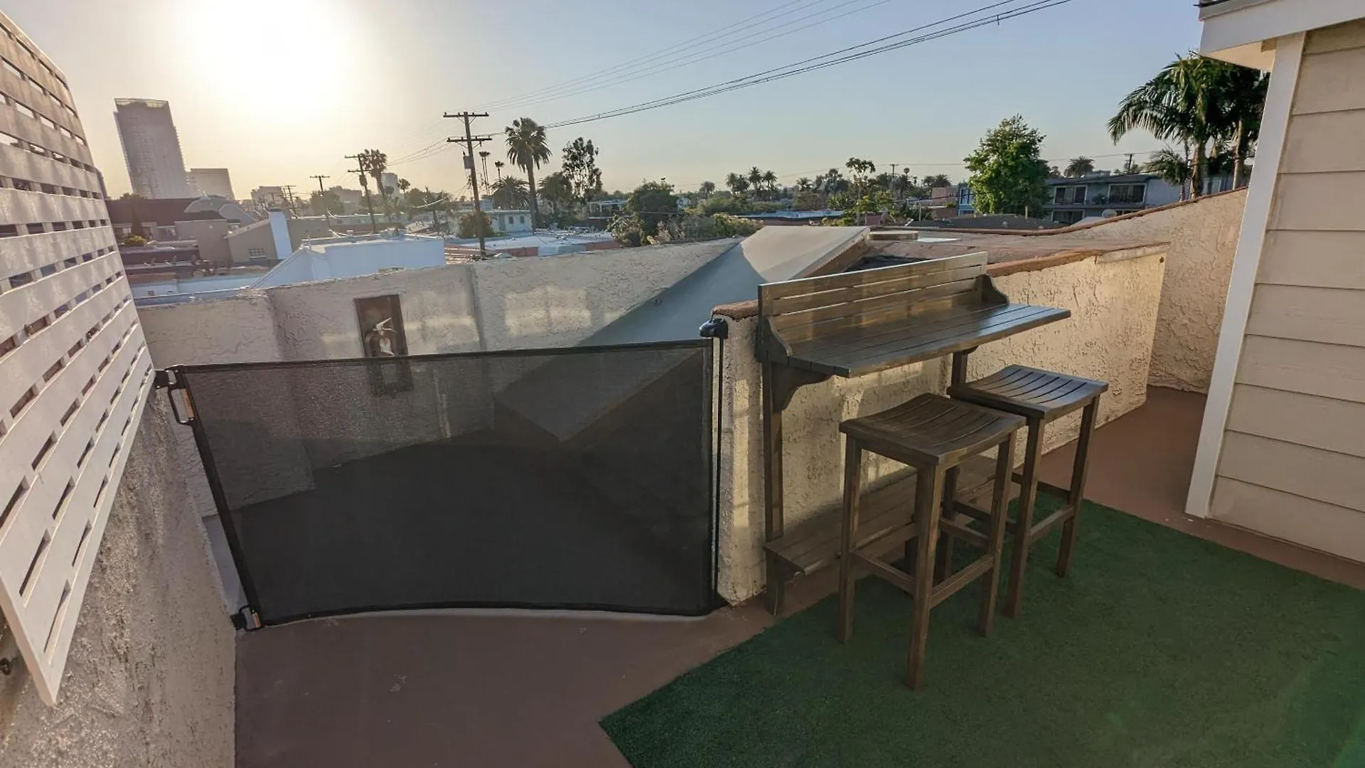 Bohemian Beach Pad With 5 Beds, Patio & Non-Pickup-Truck Parking Long Beach 0*,
